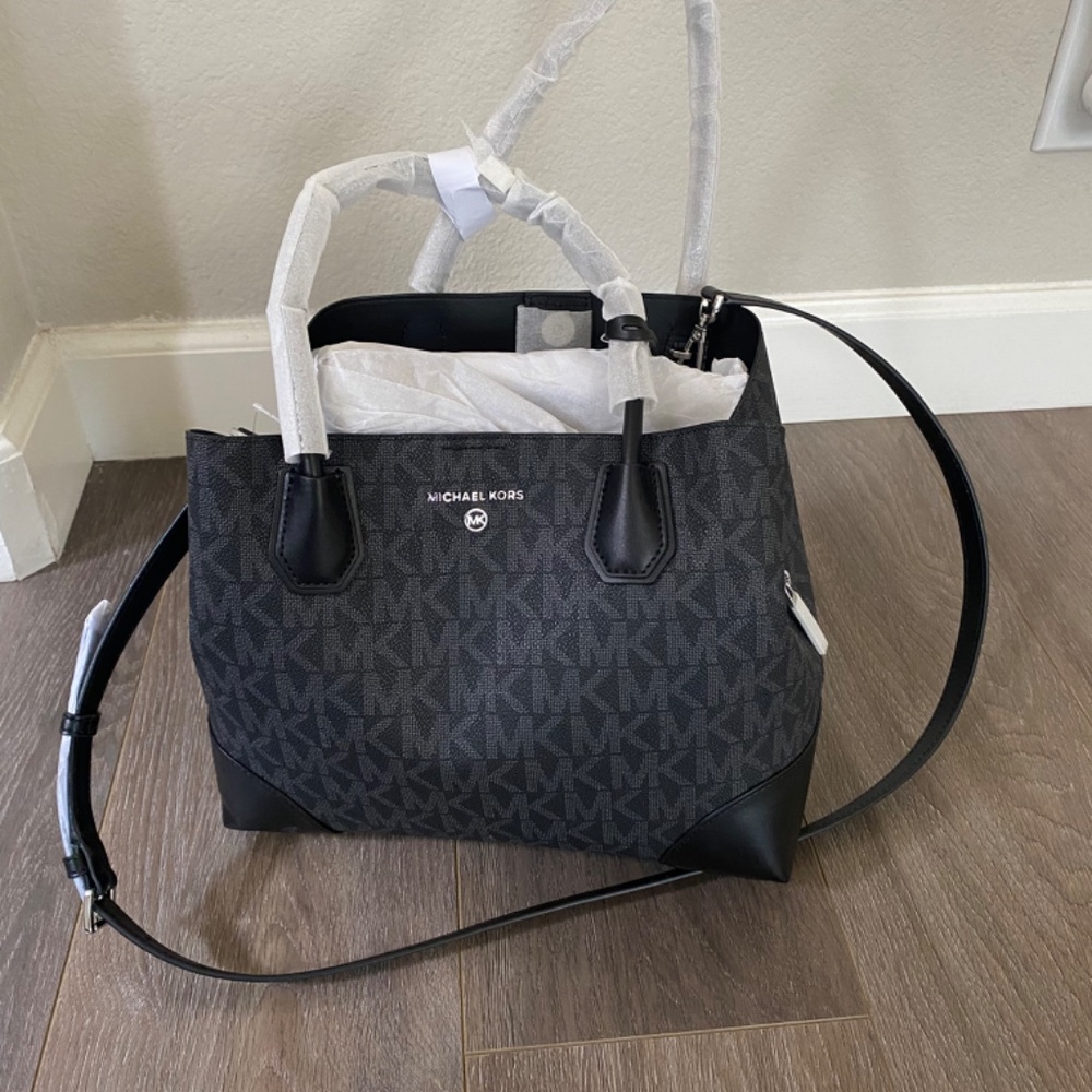 Brand New🖤 Michael Kors Medium Black handbag! - Picture 5 of 6